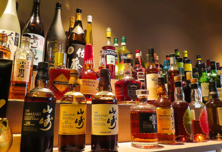 ウェイティングルームにてドリンクを愉しむことも可能◎